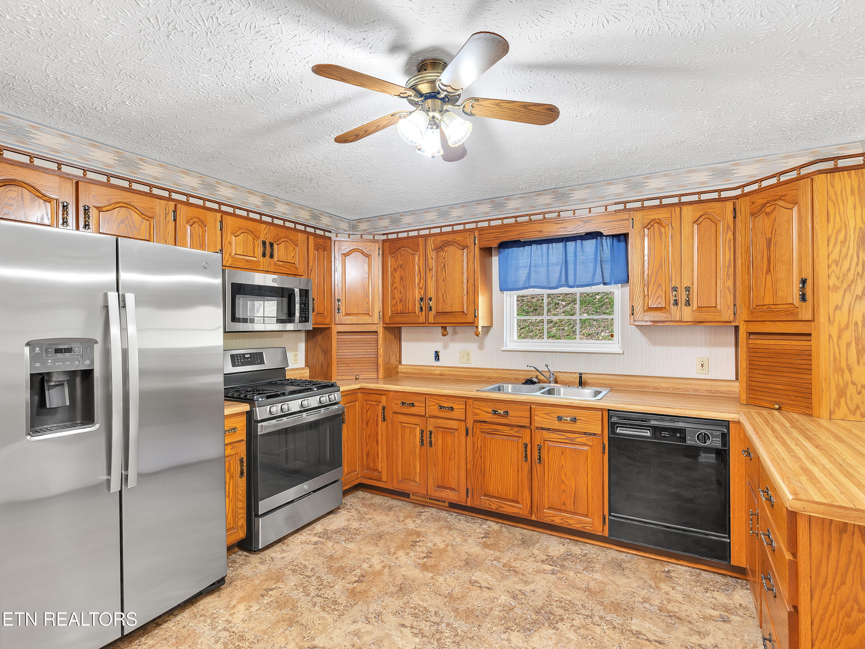 290 Whitaker Hollow Road Rocky Top, TN 37769 - Photo 22 of 51 30_44