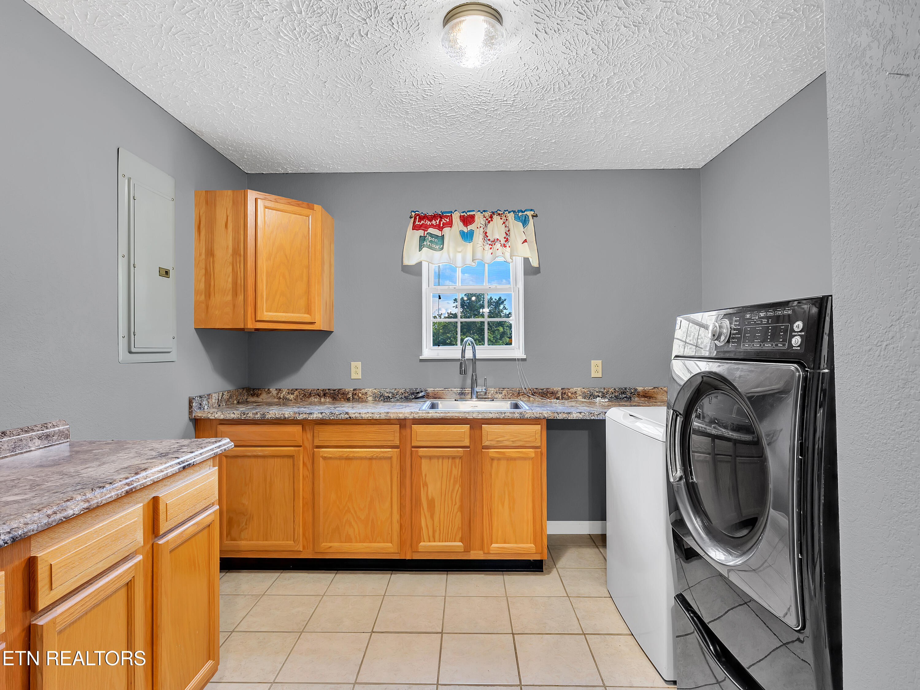 290 Whitaker Hollow Road Rocky Top, TN 37769 - Photo 25 of 51 33_47