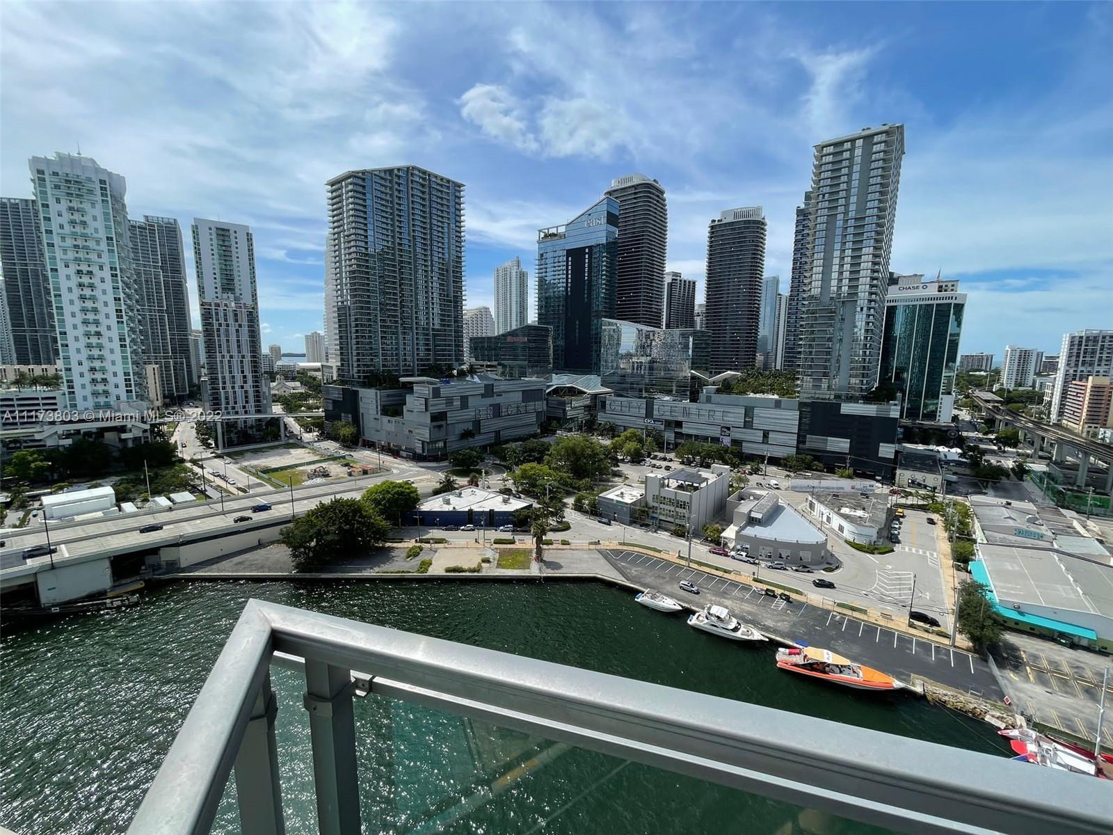 92 Southwest 3rd Street, Unit 1901 Miami, FL 33130 - Photo 13 of 37