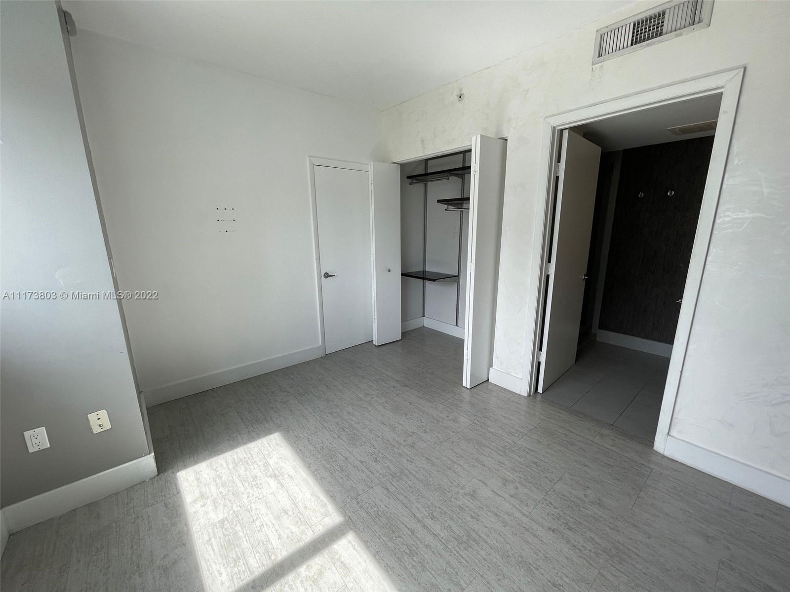 92 Southwest 3rd Street, Unit 1901 Miami, FL 33130 - Photo 20 of 37