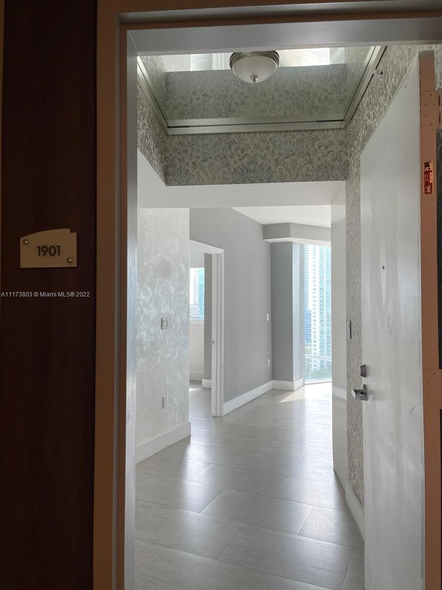 92 Southwest 3rd Street, Unit 1901 Miami, FL 33130 - Photo 2 of 37