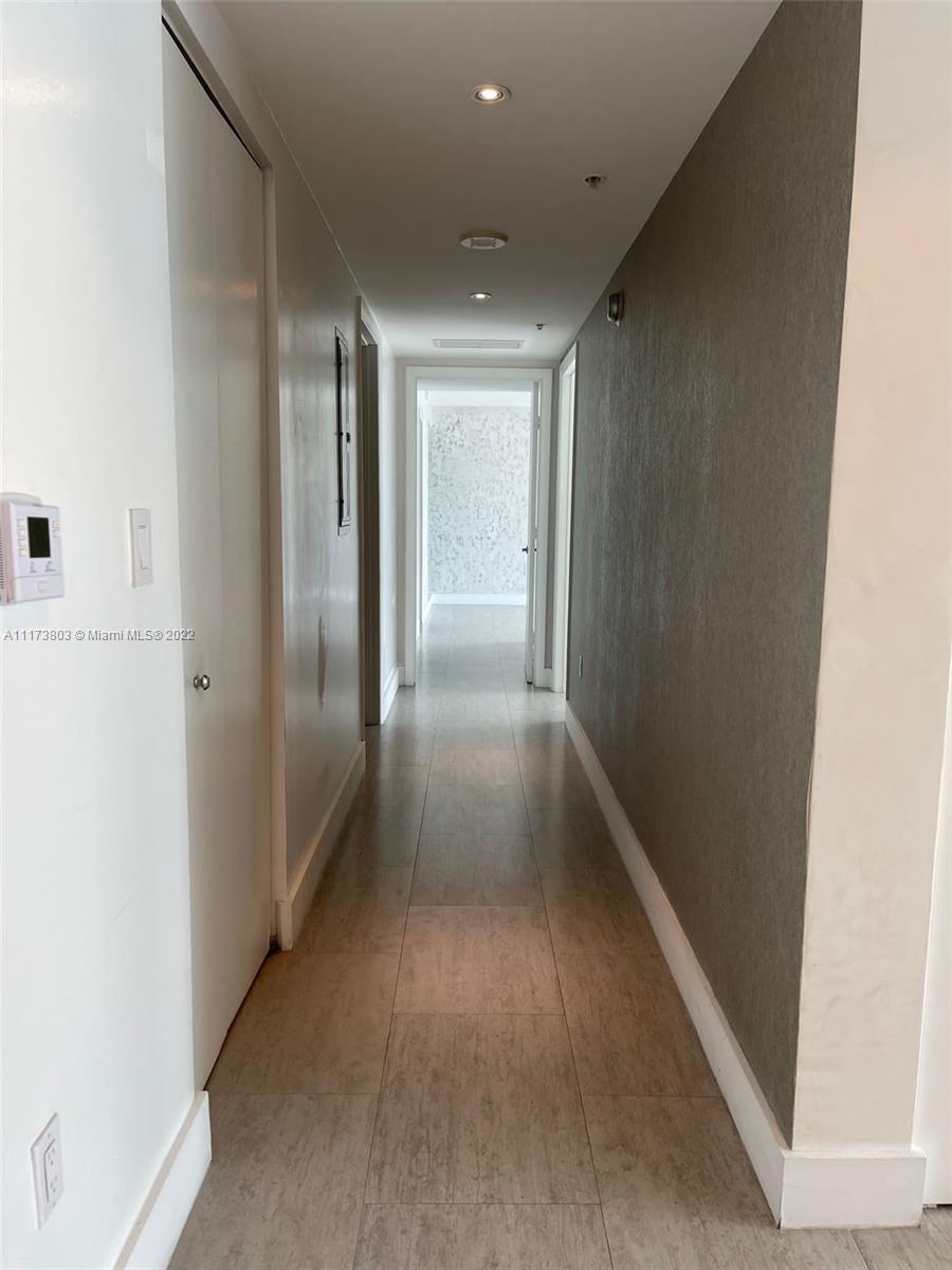 92 Southwest 3rd Street, Unit 1901 Miami, FL 33130 - Photo 23 of 37