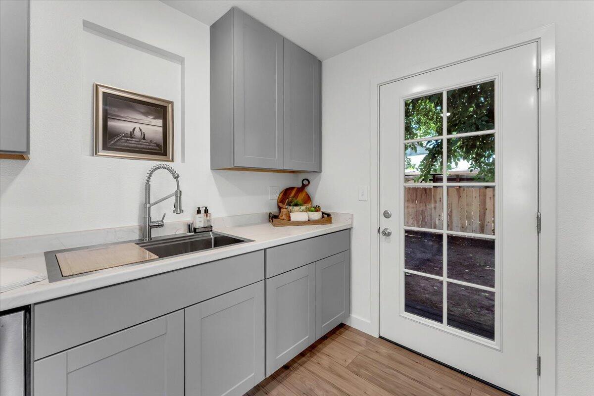 1118 4th Street Redding, CA 96002 - Photo 5 of 18 07-1118 4th St - I-17