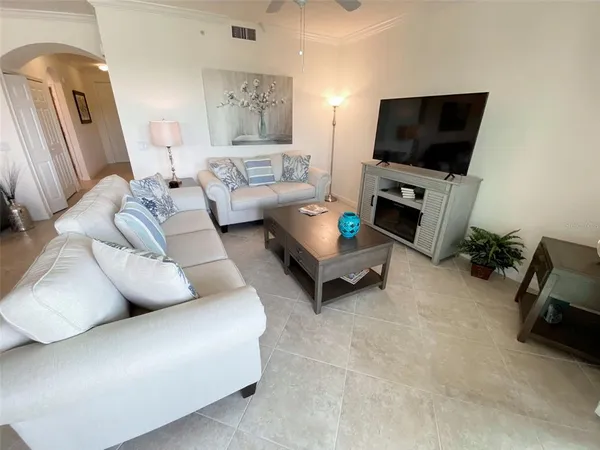 $4,000 | 16706 Vardon Terrace, Unit 102, Bradenton, FL 34211