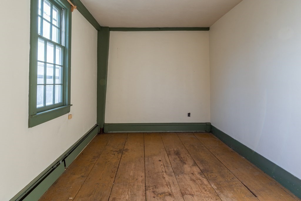 239 South Row Road Townsend, MA 01469 - Photo 20 of 34