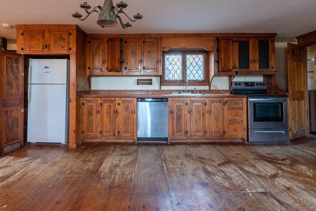 239 South Row Road Townsend, MA 01469 - Photo 6 of 34