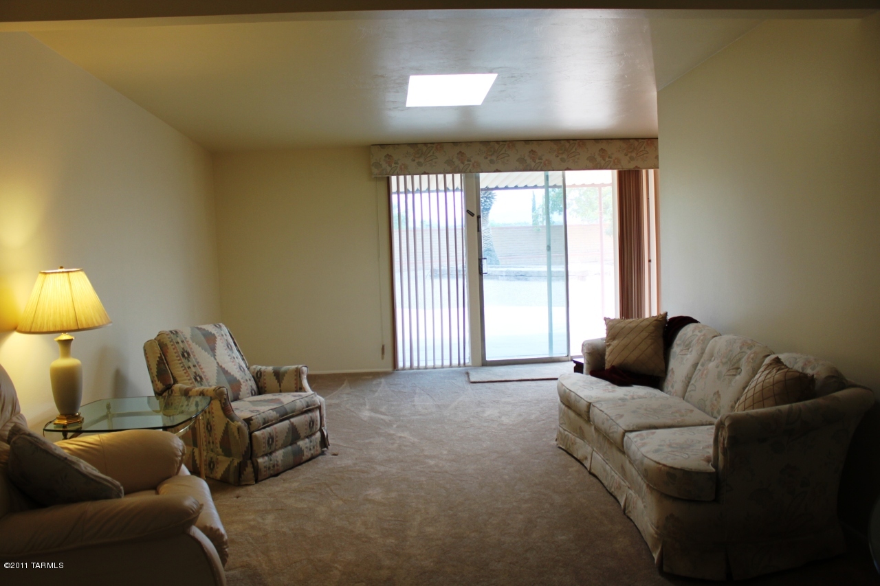 1527 South Prudence Road Tucson, AZ 85710 - Photo 4 of 28 Gallery Image 4