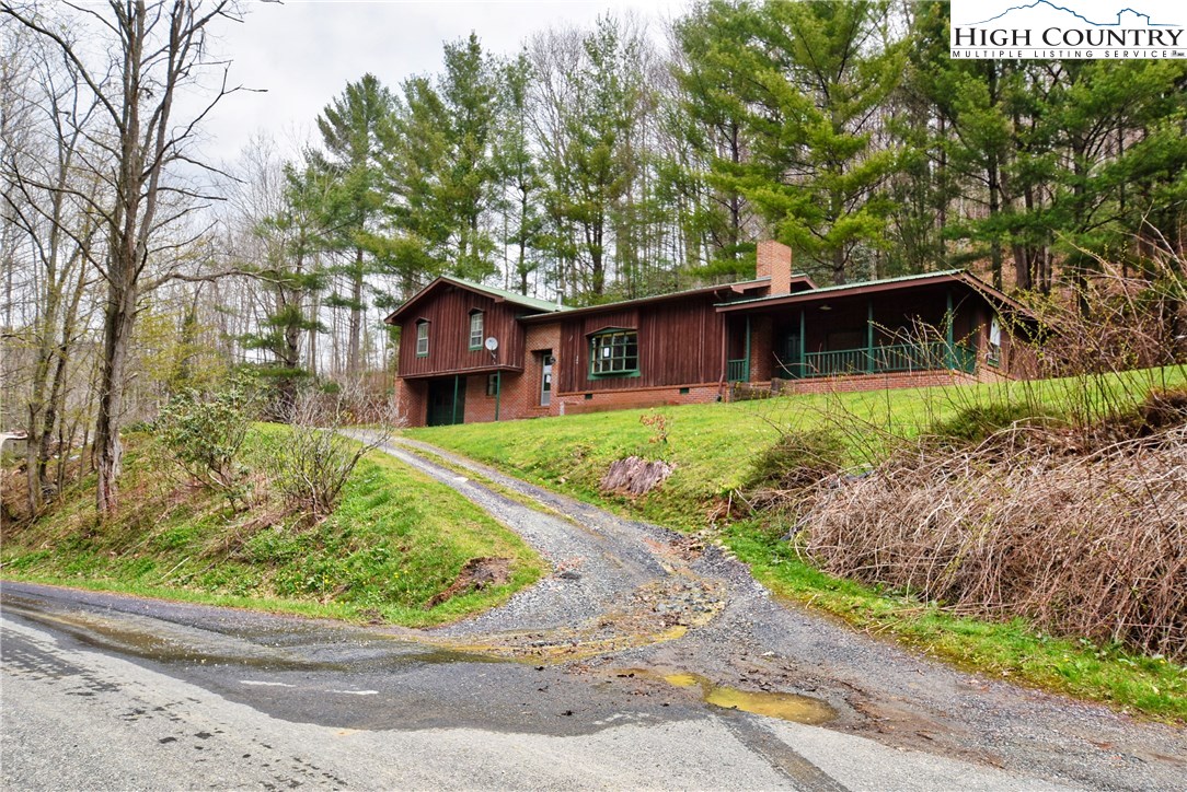 544 Fees Branch Road Lansing, NC 28643 - Photo 1 of 29