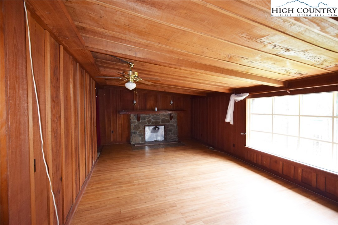 544 Fees Branch Road Lansing, NC 28643 - Photo 5 of 29
