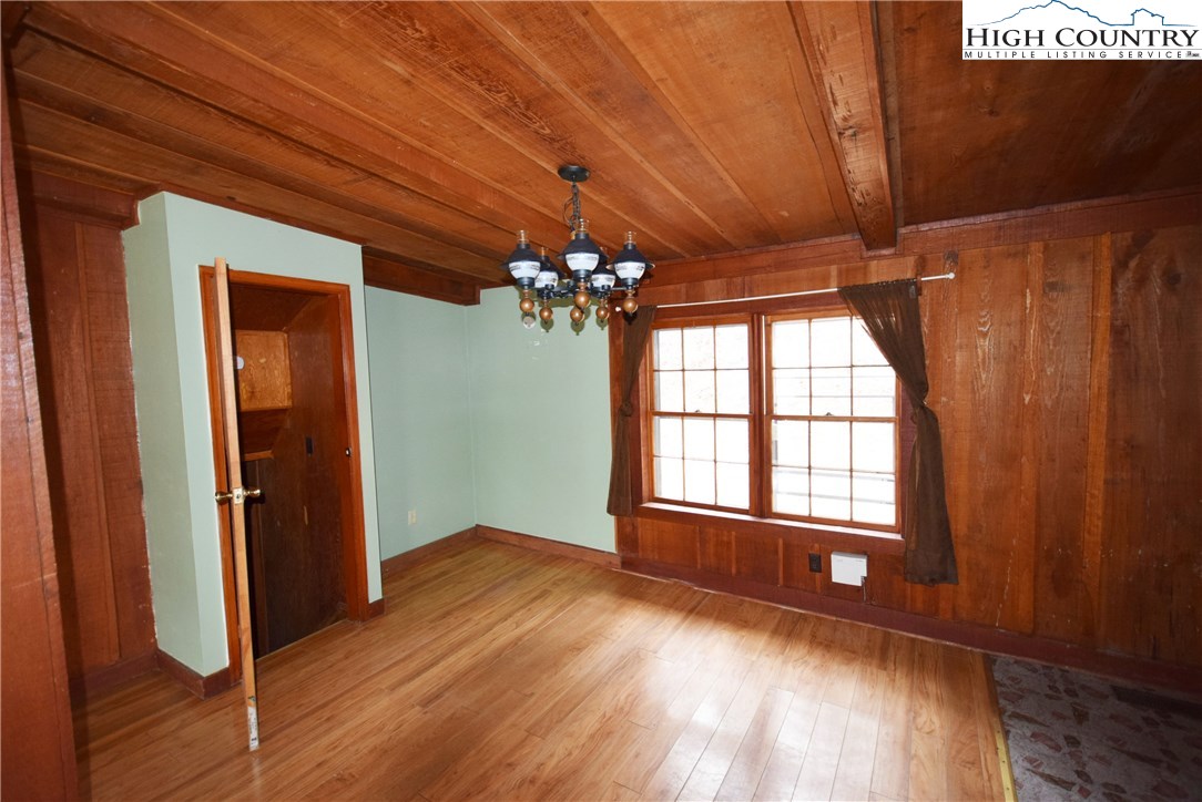 544 Fees Branch Road Lansing, NC 28643 - Photo 9 of 29