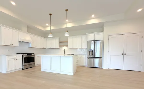 $769,900 | 90 East Central Street, Unit 304, Franklin, MA 02038