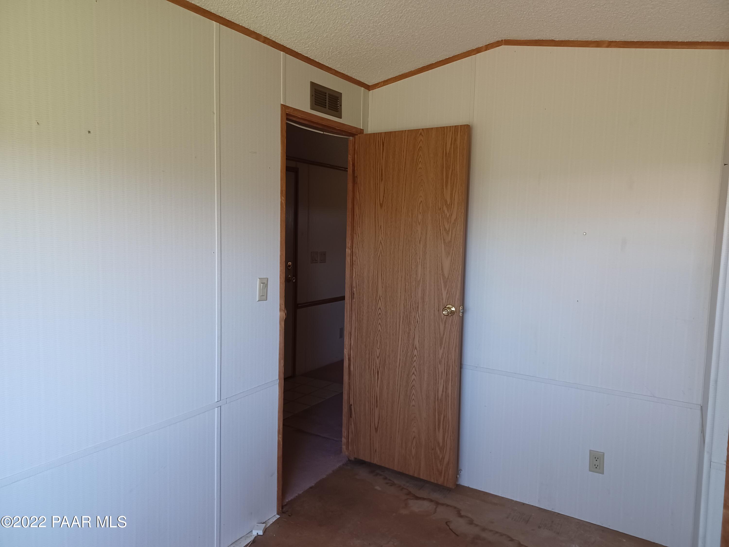 17371 East Trails End Road, Unit 2 Mayer, AZ 86333 - Photo 5 of 10 Guest bedroom