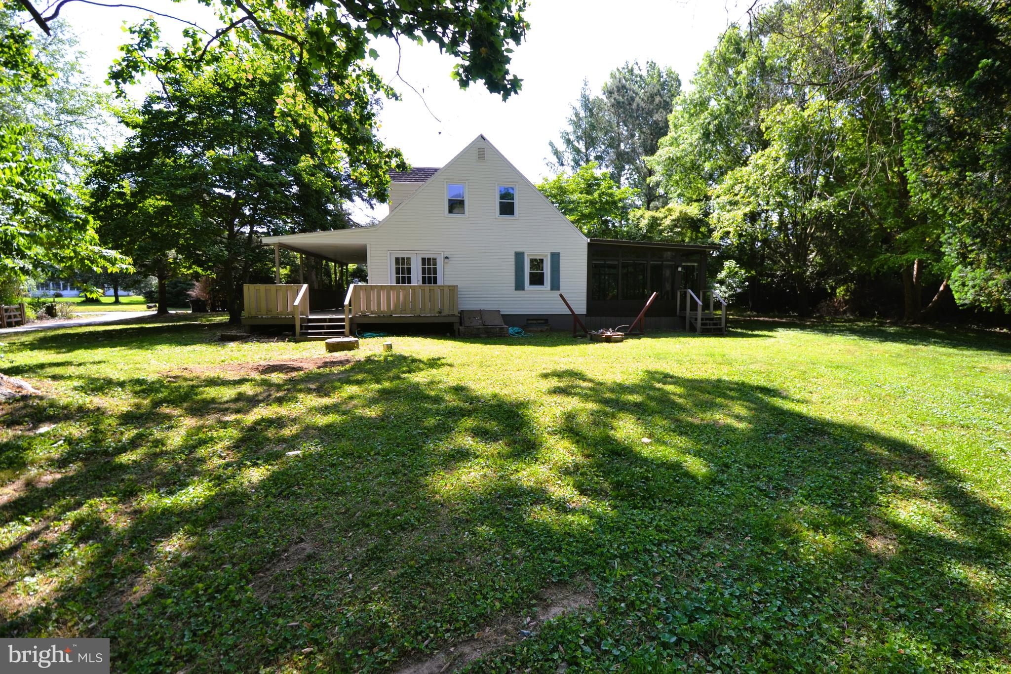 920 Branch Road Newark, DE 19711 - Photo 3 of 22 Side View of Home
