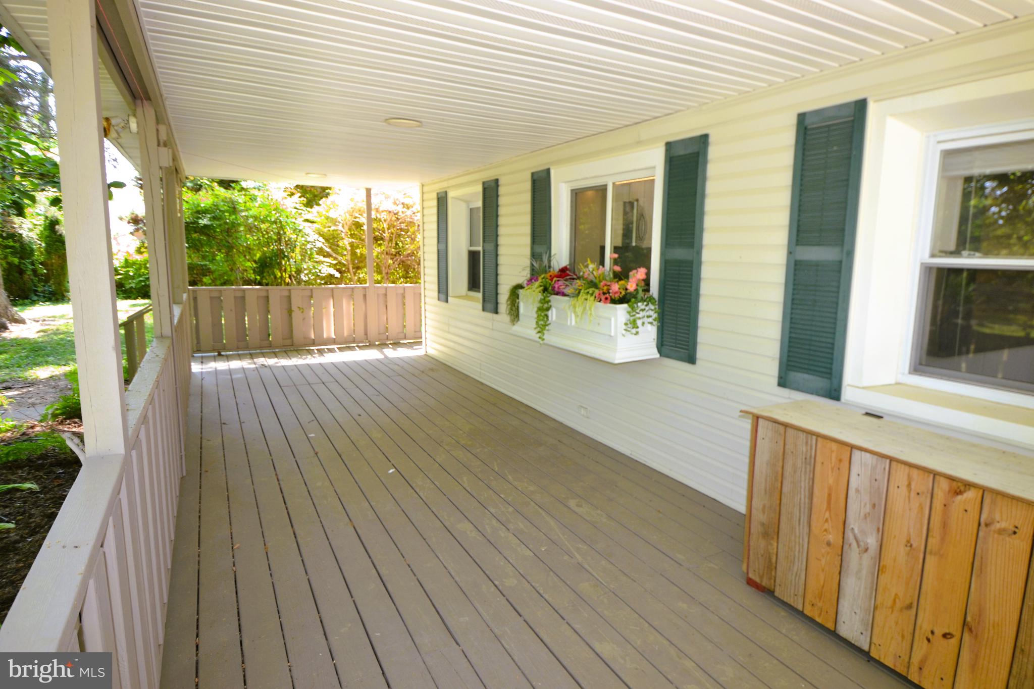 920 Branch Road Newark, DE 19711 - Photo 7 of 22 Inviting Front Porch