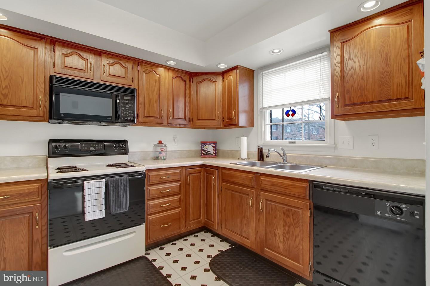 507 Chambers Ridge York, PA 17402 - Photo 11 of 28 Gallery Image 11