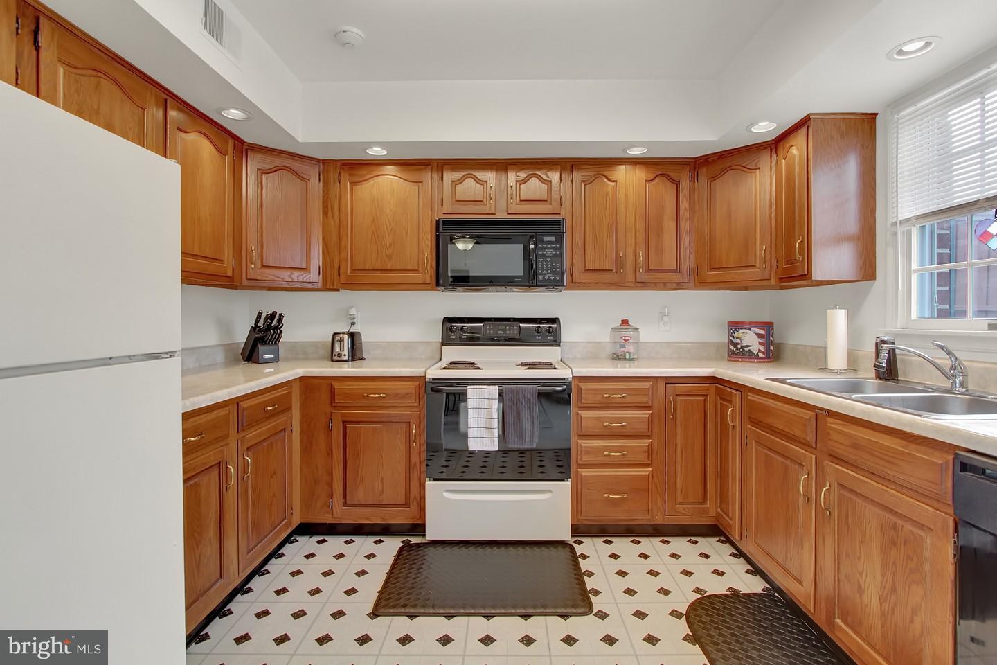 507 Chambers Ridge York, PA 17402 - Photo 10 of 28 Gallery Image 10