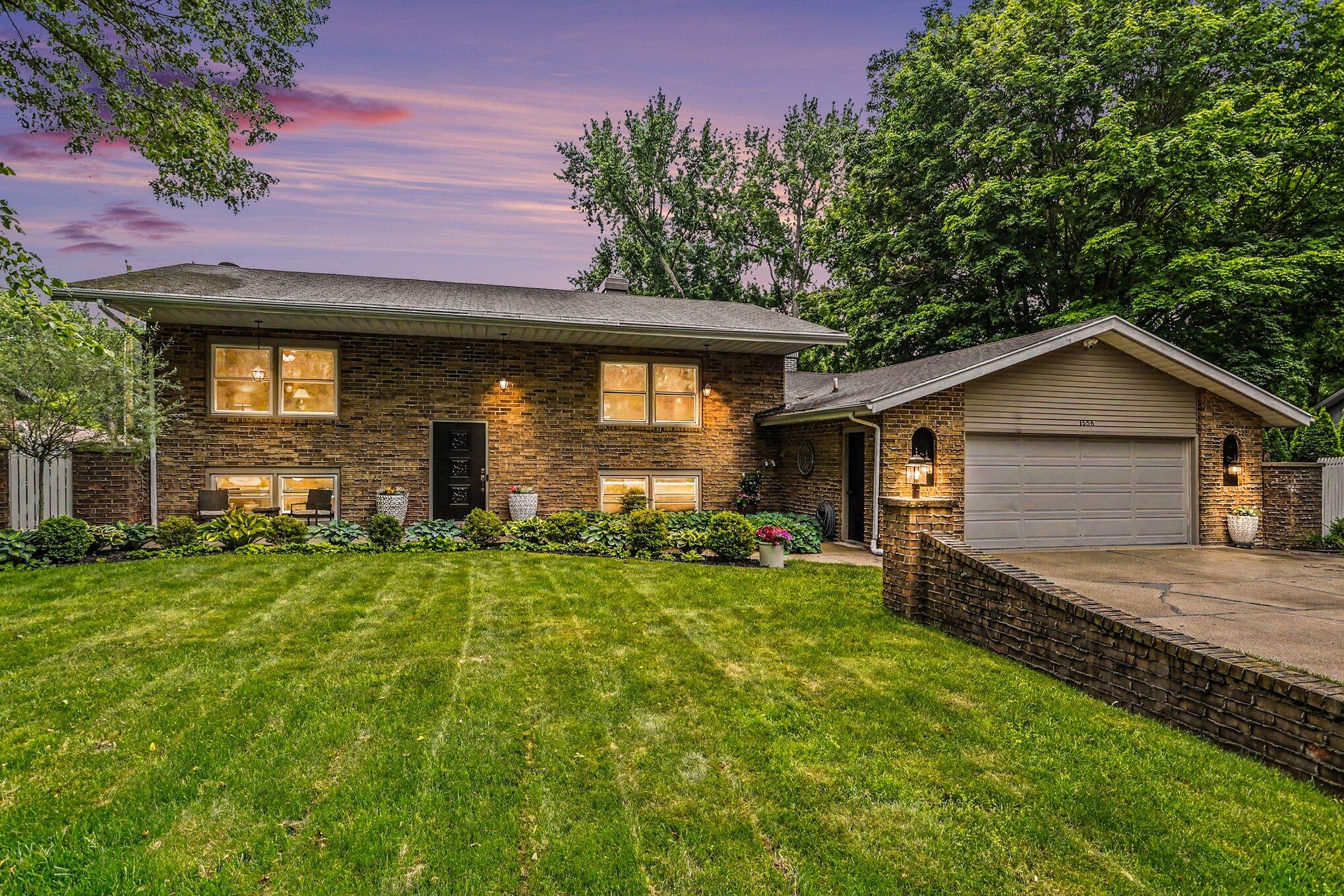 1556 Jasmine Road St. Joseph, MI 49085 - Photo 1 of 31 001_file_6250