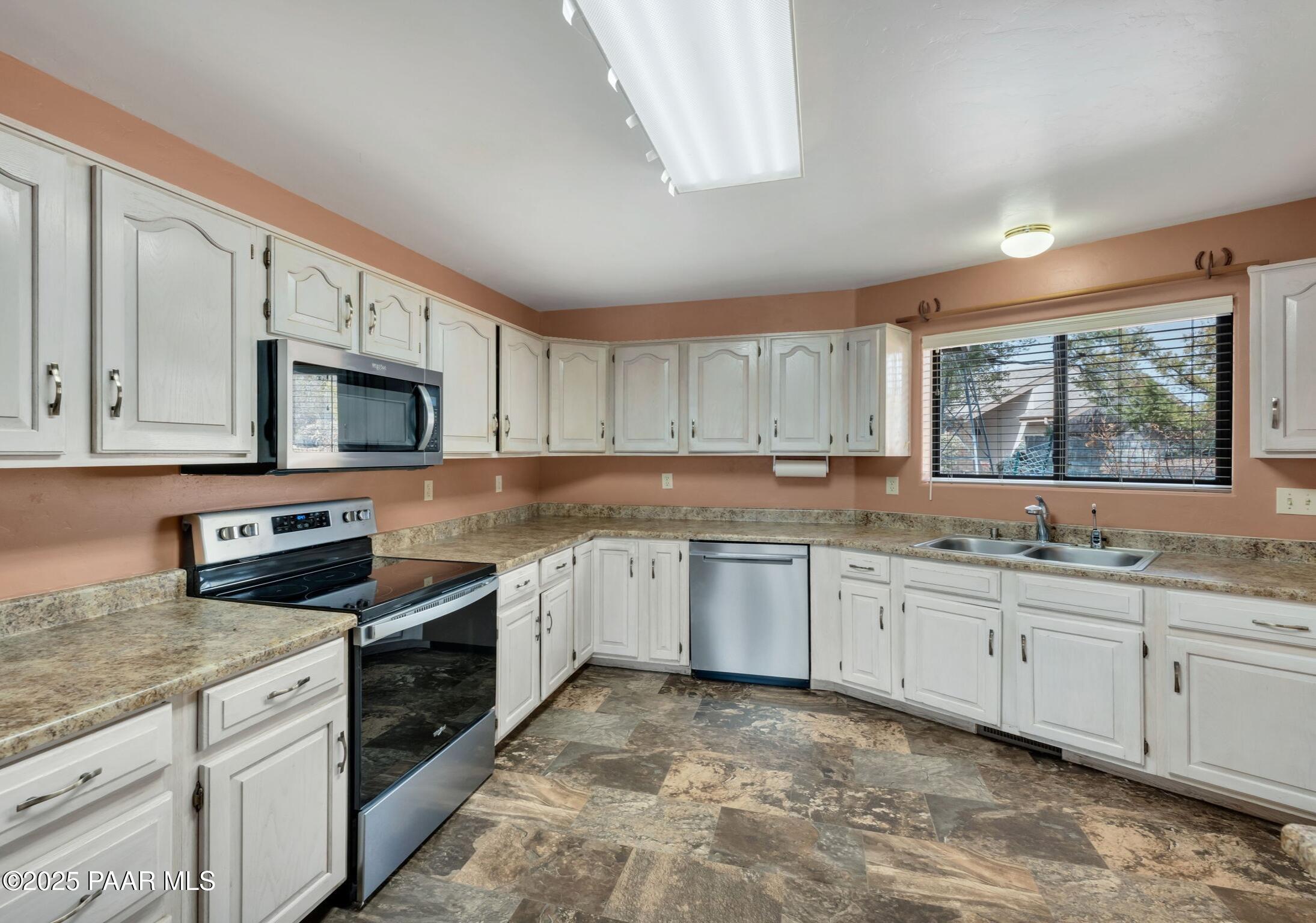 1890 Forest View Prescott, AZ 86305 - Photo 5 of 38 1890 Forest View