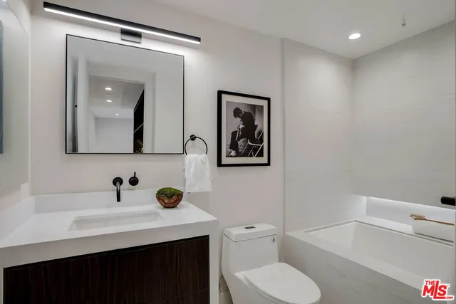 $8,500 | 2354 Riverside Drive, Los Angeles, CA 90039