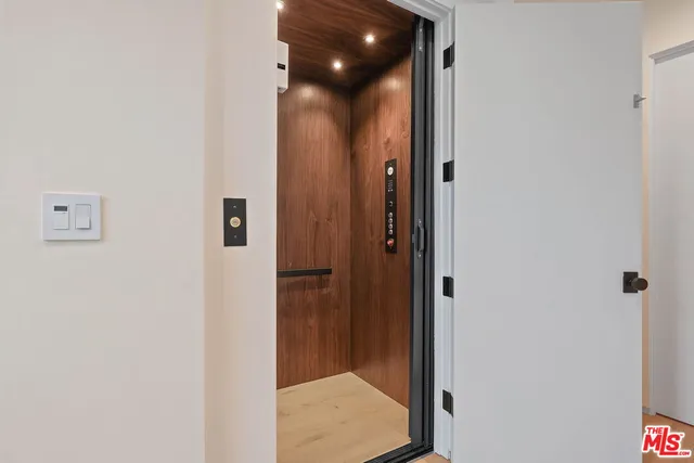 $8,500 | 2354 Riverside Drive, Los Angeles, CA 90039