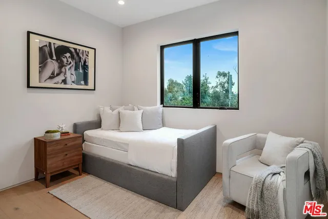 $8,500 | 2354 Riverside Drive, Los Angeles, CA 90039