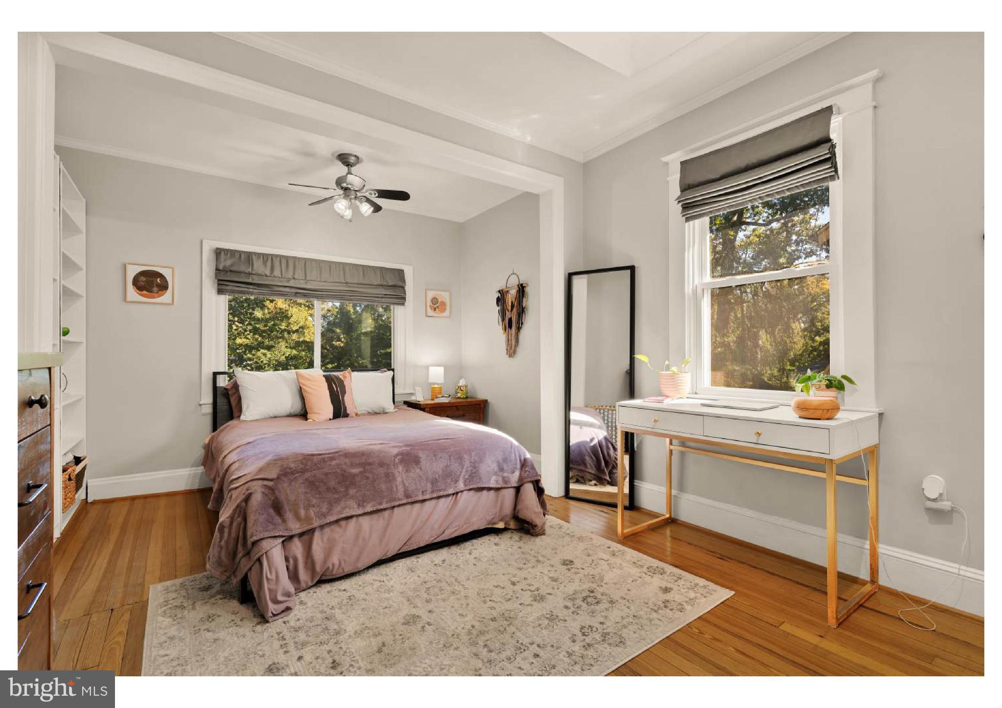 610 St Dunstans Road Baltimore, MD 21212 - Photo 28 of 44 a living room with a bed furniture and a window