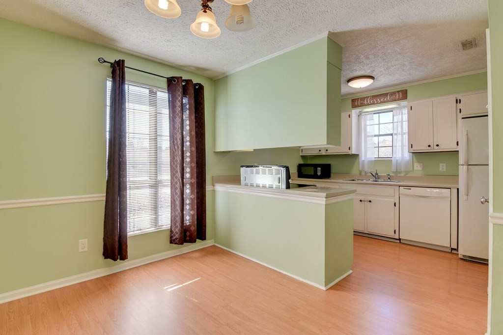 340 Blanchard Road North Augusta, SC 29841 - Photo 11 of 33 Dining Room & Kitchen