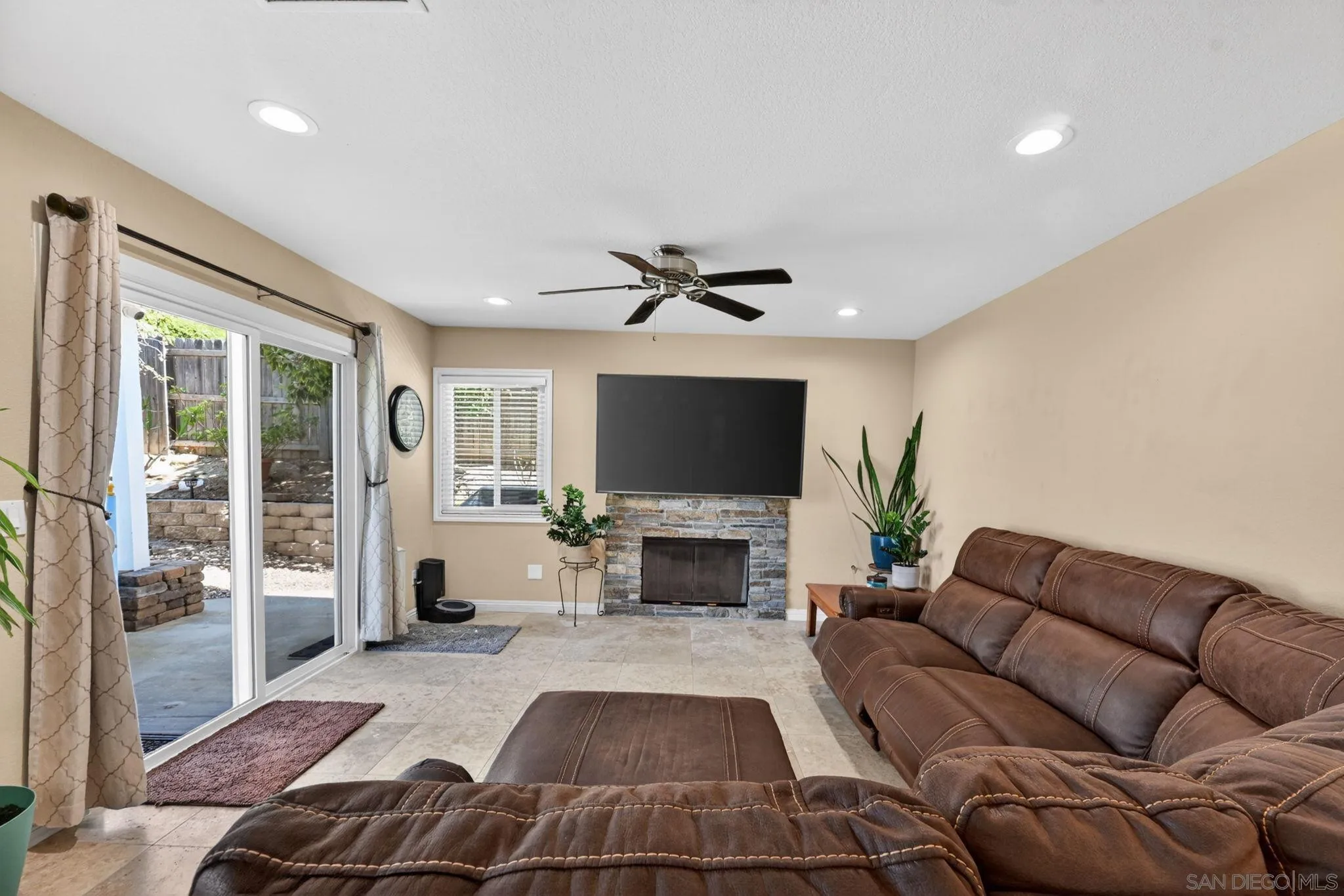 5025 Viewridge Way Oceanside, CA 92056 - Photo 20 of 59