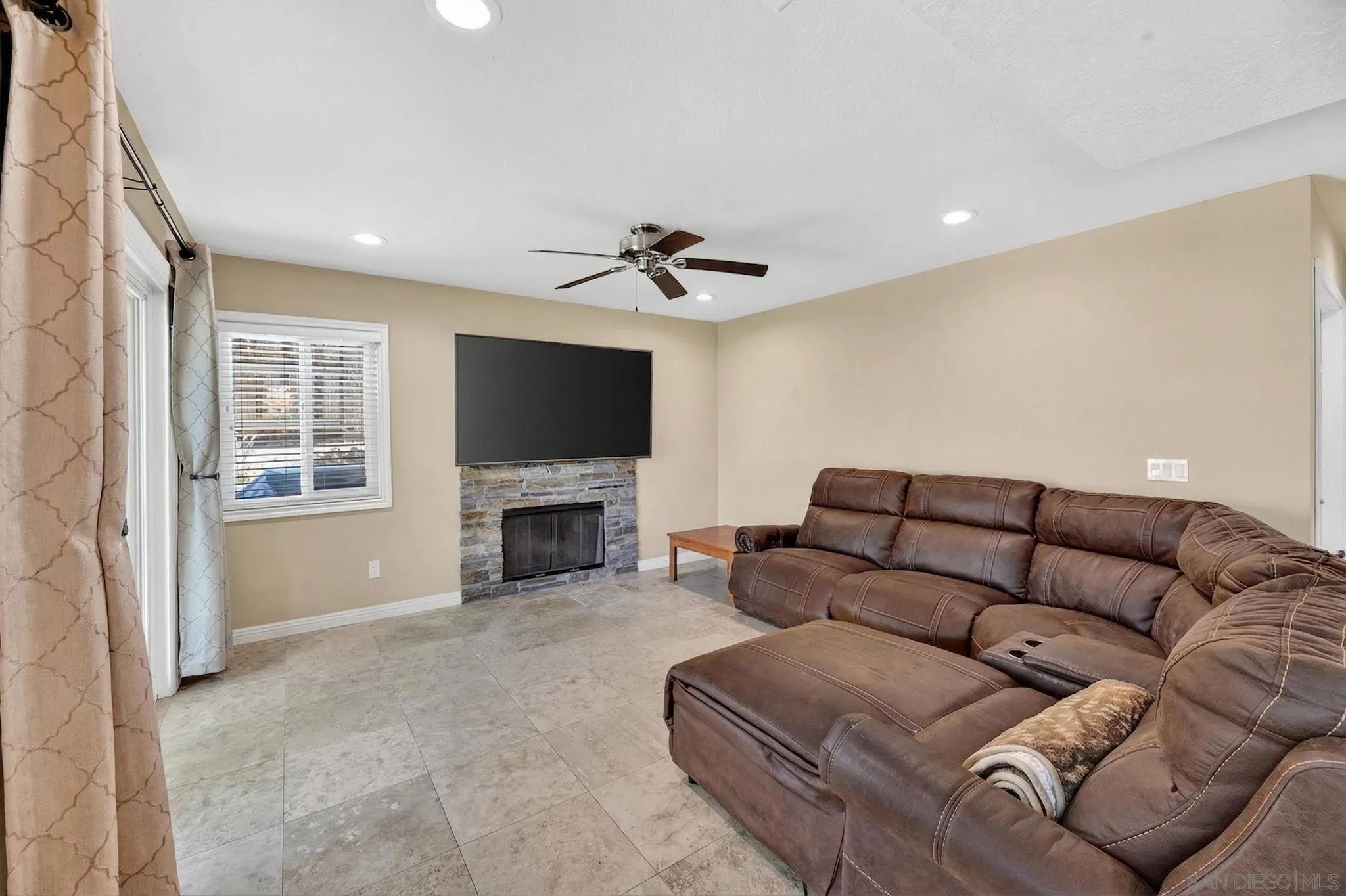 5025 Viewridge Way Oceanside, CA 92056 - Photo 21 of 59