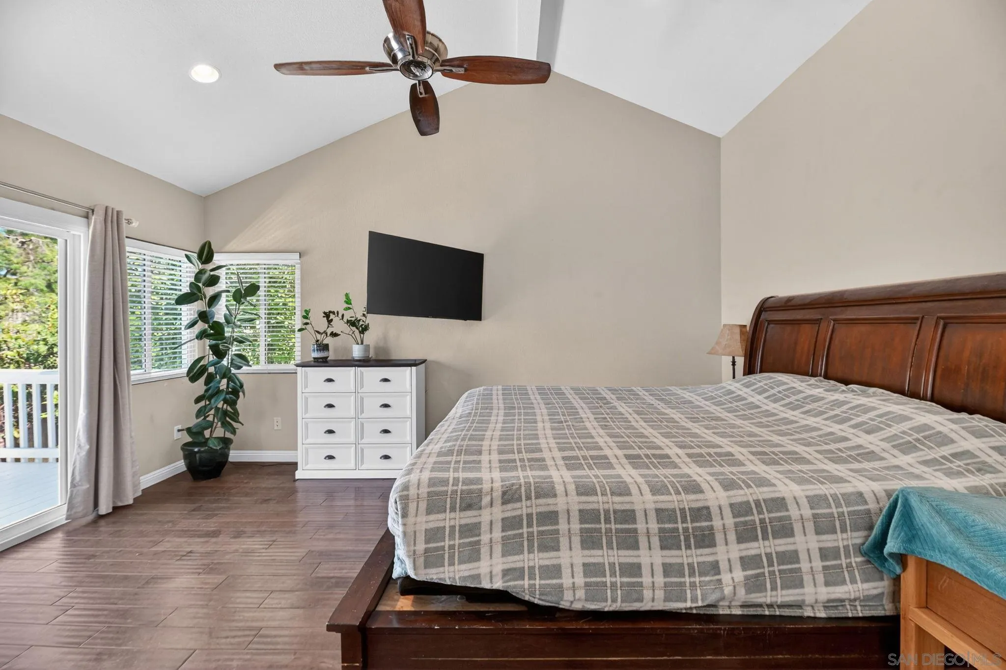 5025 Viewridge Way Oceanside, CA 92056 - Photo 40 of 59