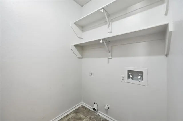 $252,500 | 1504 Creek Bank Lane, Arlington, TX 76014