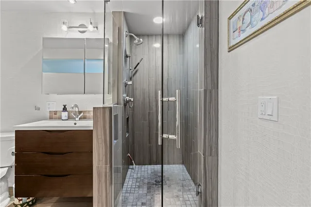 $1,295,000 | 75 Pelham Street, Unit B, Newport, RI 02840