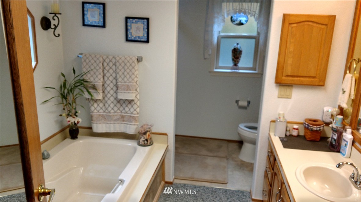 5120 185th Avenue Southwest Rochester, WA 98579 - Photo 11 of 23