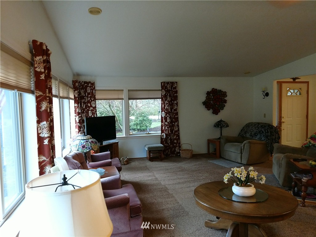 5120 185th Avenue Southwest Rochester, WA 98579 - Photo 4 of 23