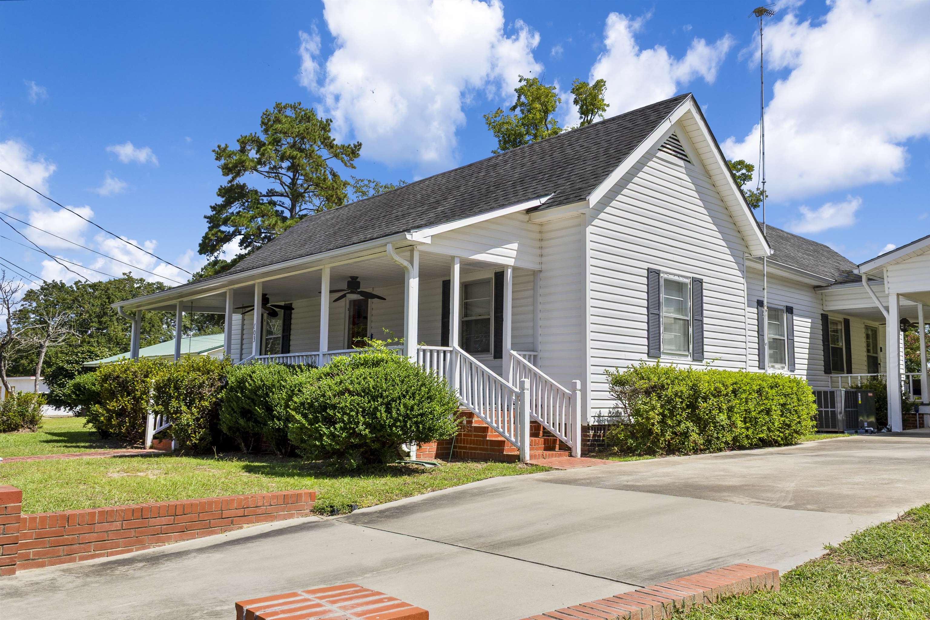 603 South Main Street Lake View, SC 29563 - Photo 3 of 32 Gallery Image 3