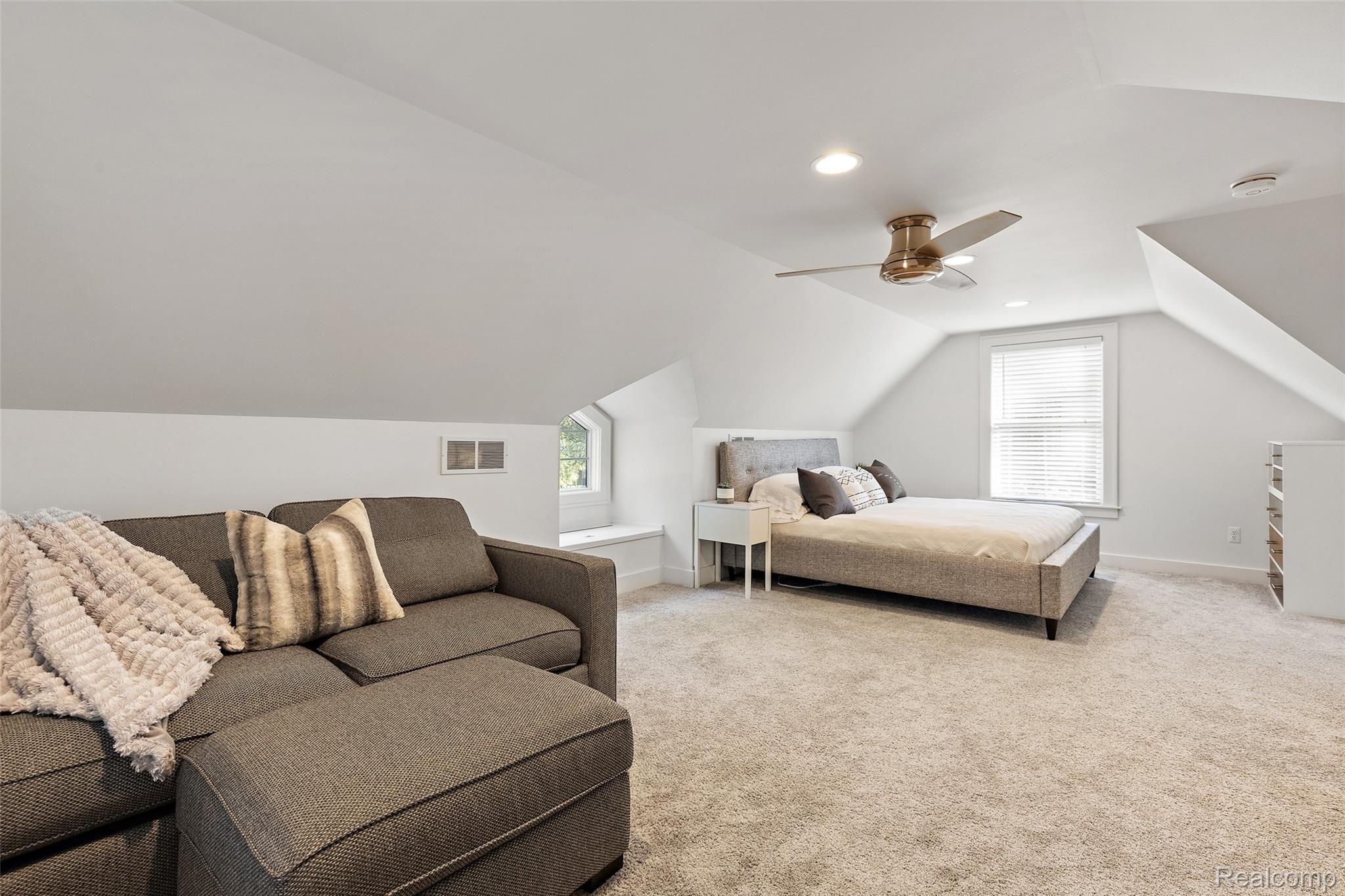 26 Sylvan Avenue Pleasant Ridge, MI 48069 - Photo 27 of 41 26 Sylvan Ave-33.jpg
