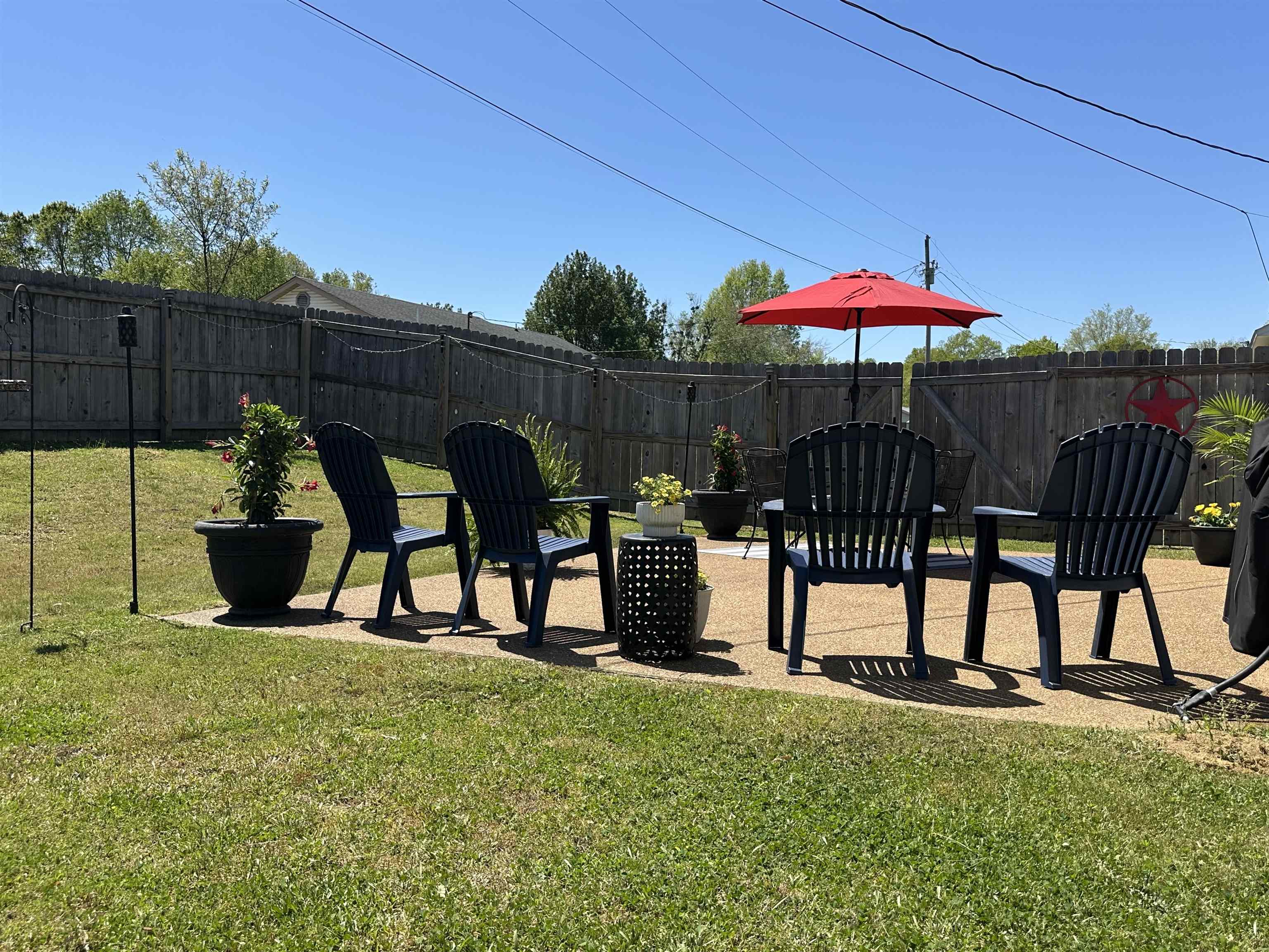 228 Edgewood Drive Adamsville, TN 38310 - Photo 31 of 37 View of yard with fence