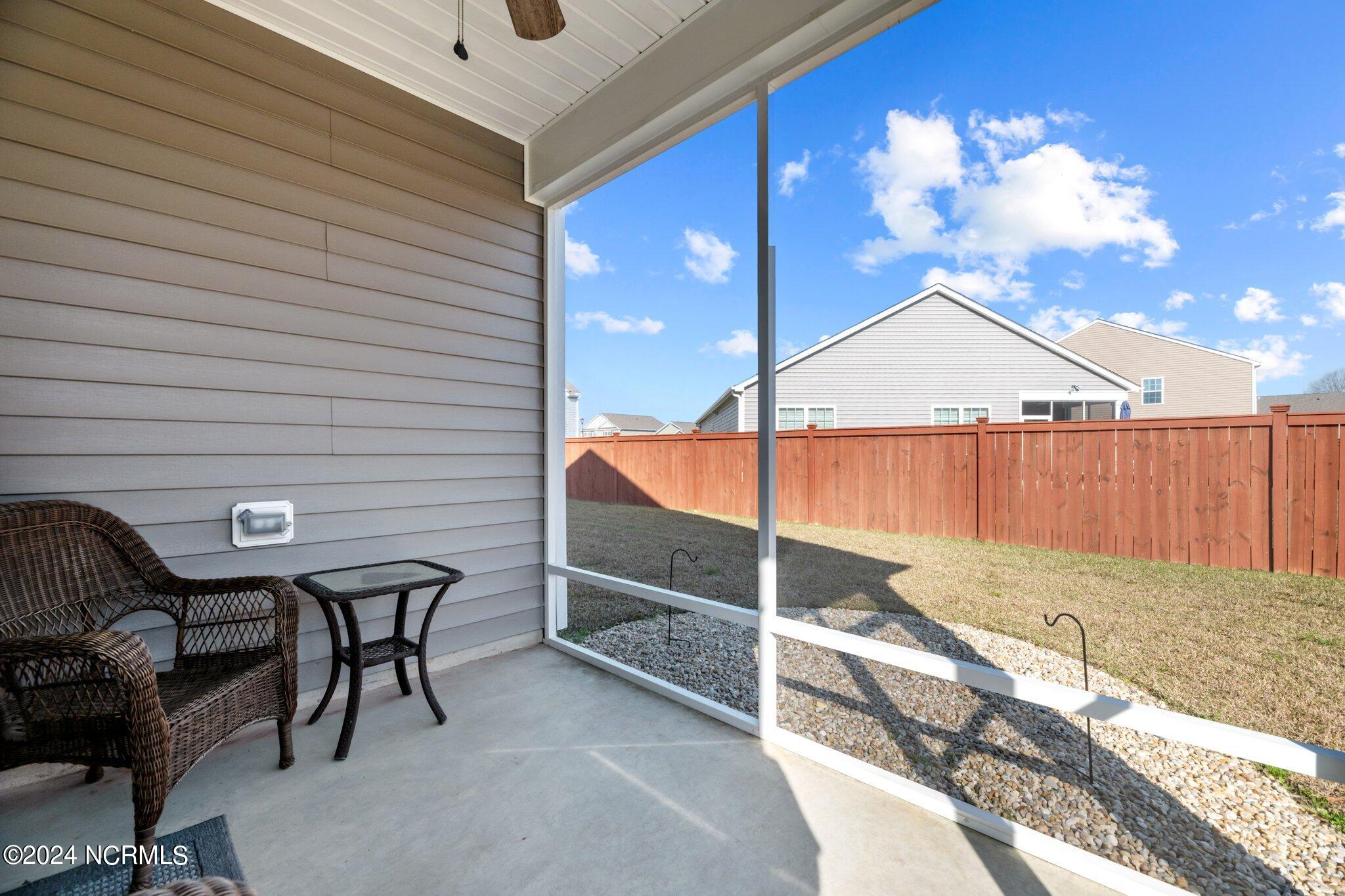 423 Frida Road New Bern, NC 28560 - Photo 7 of 55 28-web-or-mls-DSC_6745