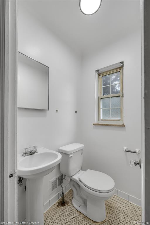 302 Alter Road Detroit, MI 48215 - Photo 8 of 20 Gallery Image 8