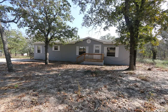 $1,650 | 221 Lost Trail Drive, La Vernia, TX 78121