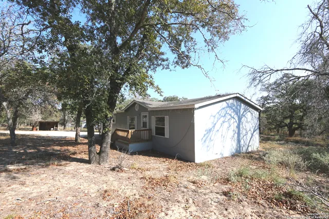 $1,650 | 221 Lost Trail Drive, La Vernia, TX 78121