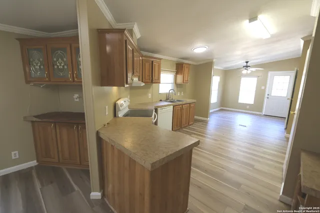 $1,650 | 221 Lost Trail Drive, La Vernia, TX 78121