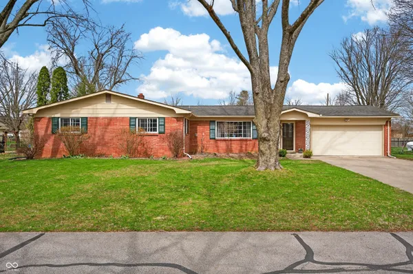 $345,000 | 1010 Driftwood Avenue, Columbus, IN 47203