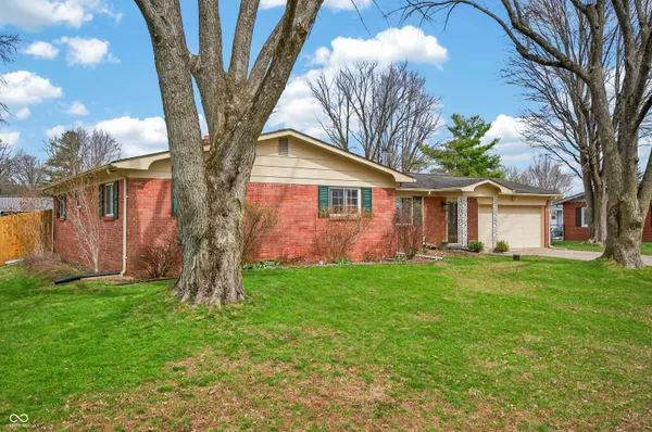 $345,000 | 1010 Driftwood Avenue, Columbus, IN 47203