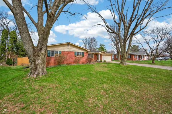 $345,000 | 1010 Driftwood Avenue, Columbus, IN 47203