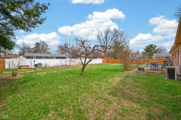 $345,000 | 1010 Driftwood Avenue, Columbus, IN 47203