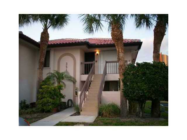 351 Club Circle, Unit 210 Boca Raton, FL 33487 - Photo 1 of 3 Primary Photo