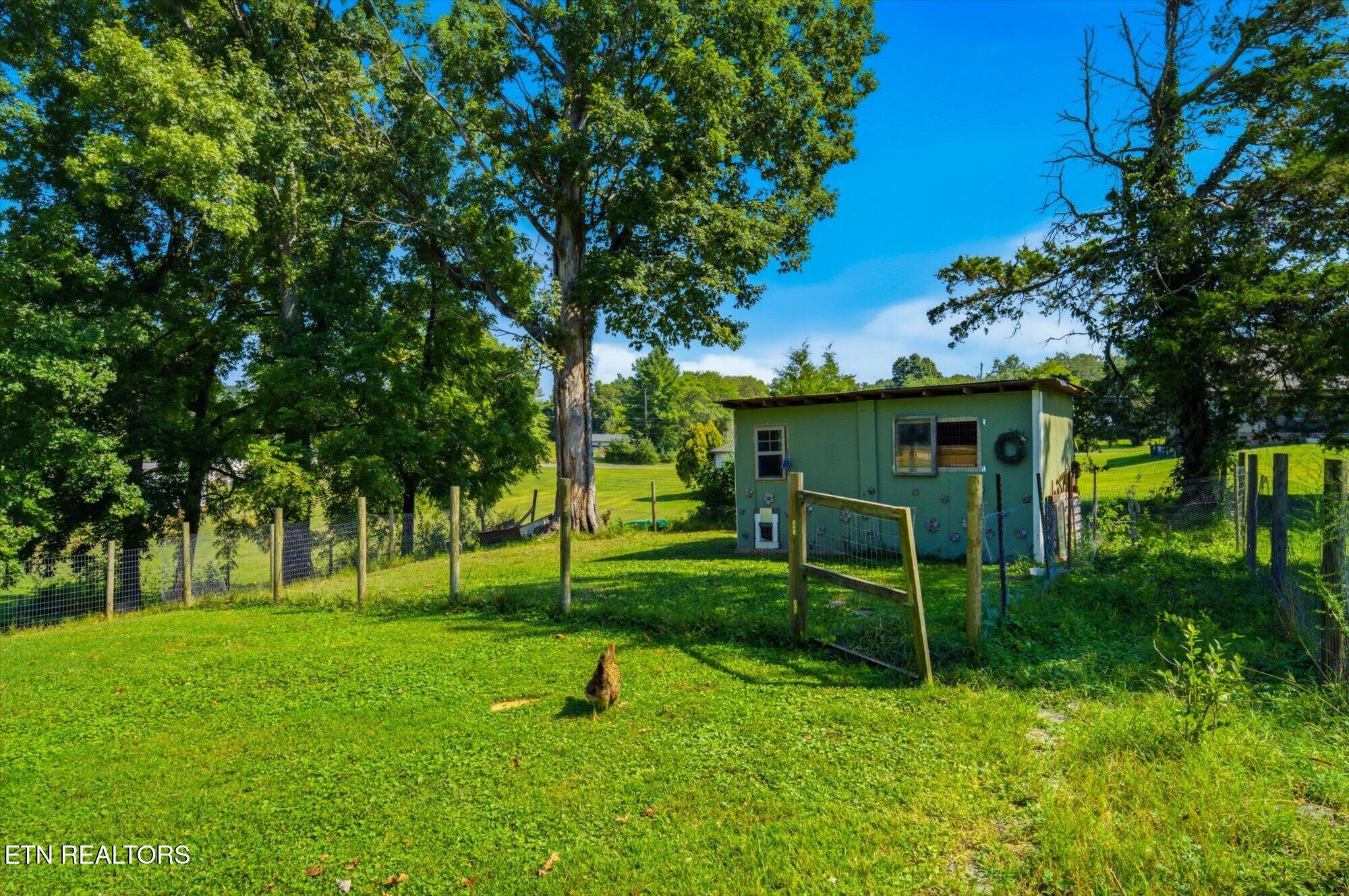 327 Bethel Road Clinton, TN 37716 - Photo 32 of 40 35-327-Bethel-Rd-Clinton-TN-35