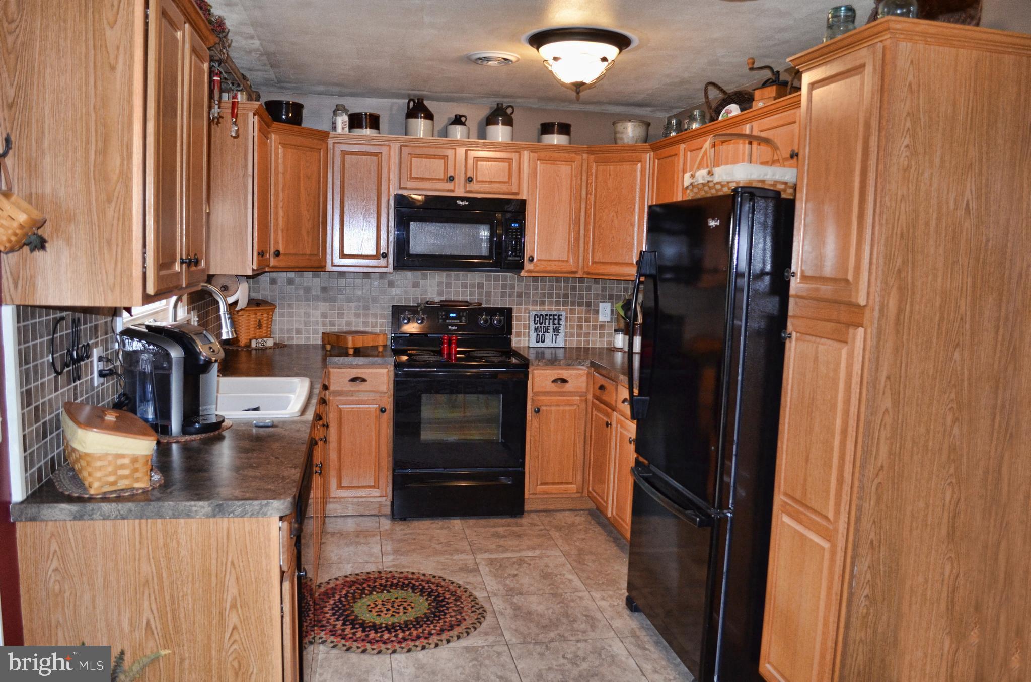 306 Ridge Road Annville, PA 17003 - Photo 6 of 15 Remodeled & Updated Kitchen