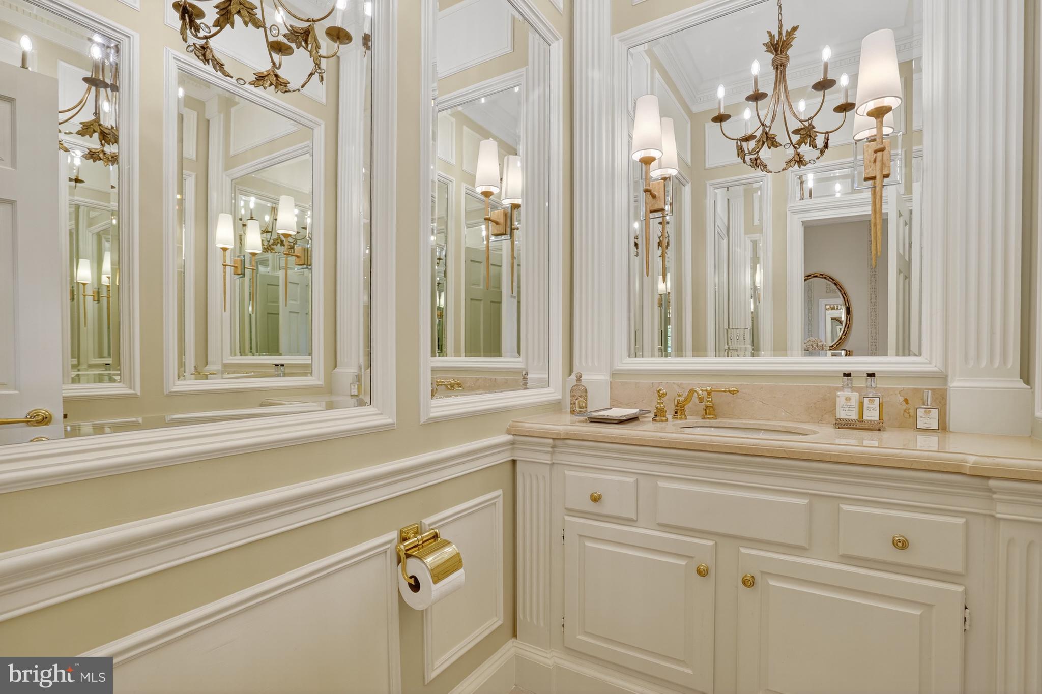 921 Towlston Road McLean, VA 22102 - Photo 19 of 42 Powder Room